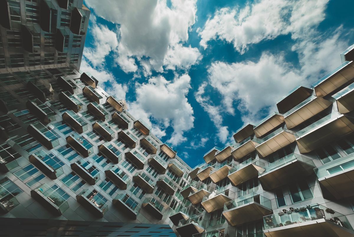 Beyşehir'de geniş 159 m² 2+1 dubleks dairenin bulunduğu bina