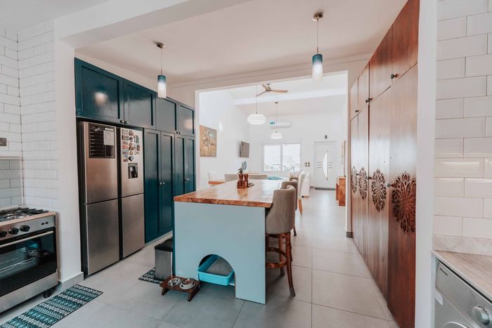 Beyşehir çarşı içinde 90 m² 2+0 dairenin modern mutfağı